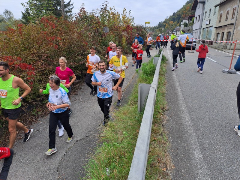 2024-10-Brueckenlauf-Burghausen-BAYERISCHE-LAUFZEITUNG-52