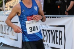 Halbmarathon-Altoetting-2025-BAYERISCHE-LAUFZEITUNG-106