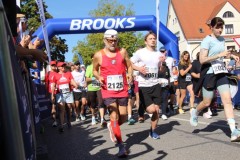 Halbmarathon-Altoetting-2025-BAYERISCHE-LAUFZEITUNG-42