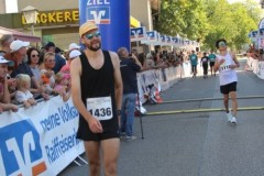 Halbmarathon-Altoetting-2025-BAYERISCHE-LAUFZEITUNG-99